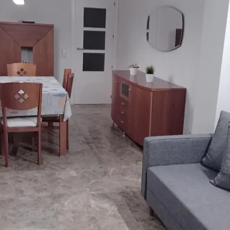 Apartment & Flowers Free Parking *
