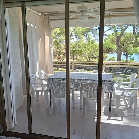 & Flowers Free Parking Apartment *
