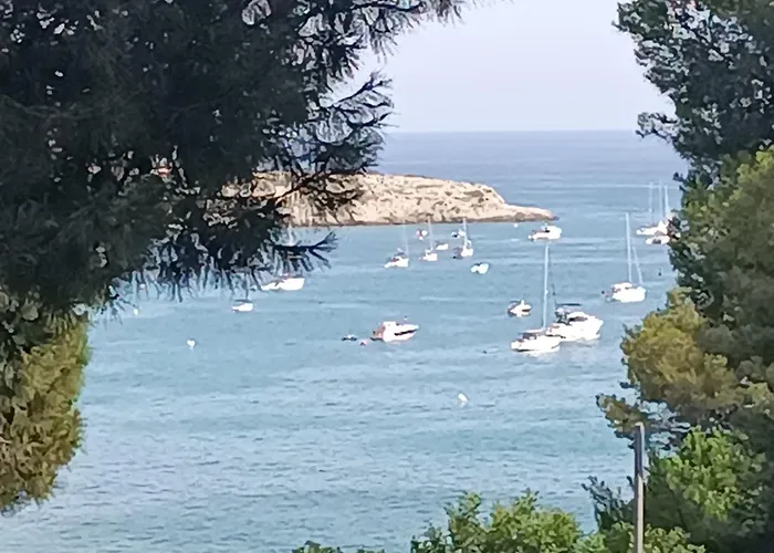 & Flowers Free Parking Διαμέρισμα *