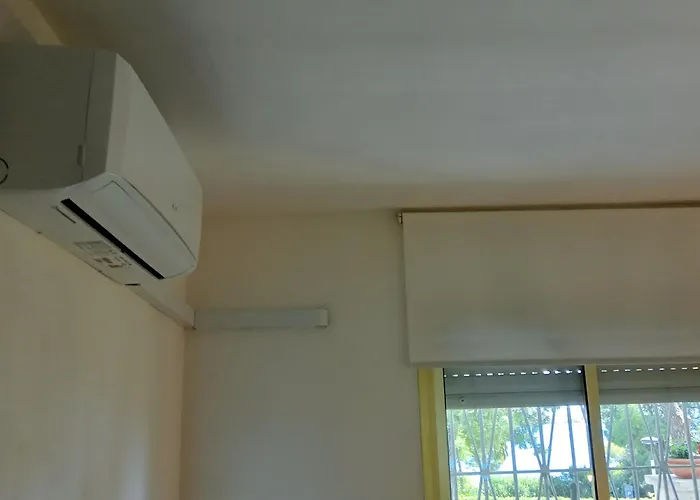 & Flowers Free Parking * Σαλού