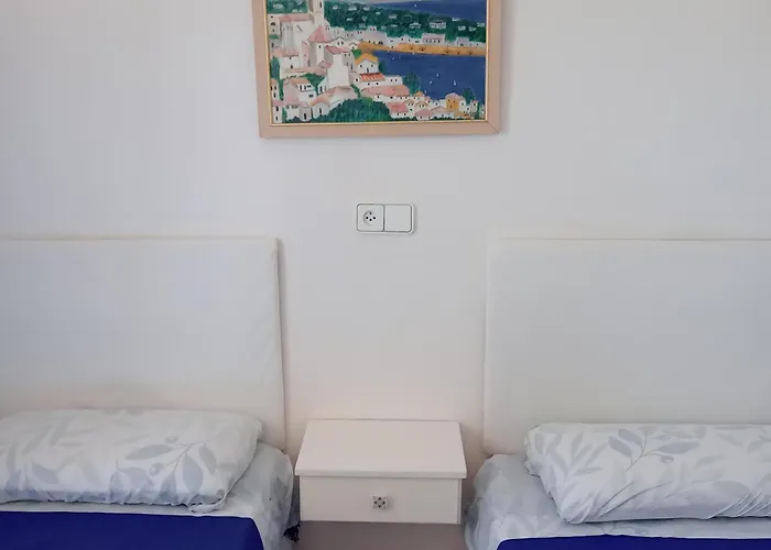 & Flowers Free Parking * Σαλού